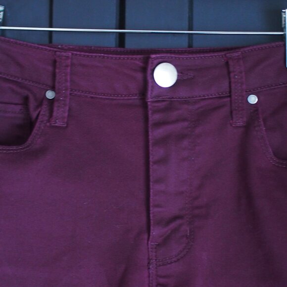 Design Lab | High-Rise Skinny Jeans - Picture 3 of 7